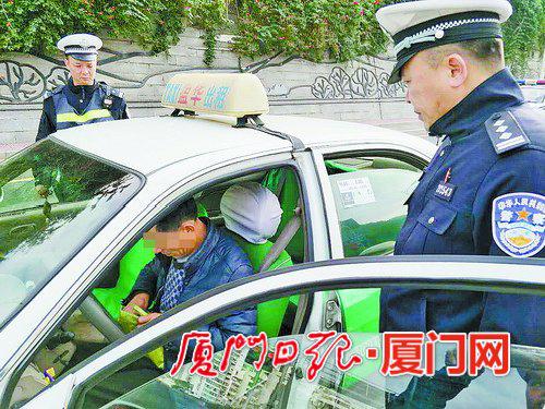 1月28日清晨,“的哥”胡某涉嫌醉驾。