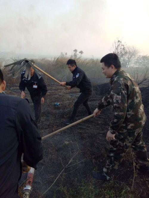 　　琼头边防派出所及时扑灭一场山林火灾