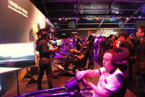 河北首驰签约幻速模拟赛车成省级总代_厦门汽