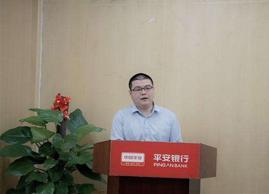 咕啦电商首席运营官许亚东发表讲话