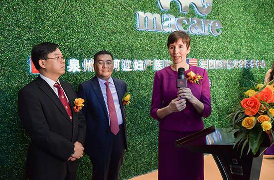 在新闻发布会上,美国UPMC国际服务部副总裁Cheryl Brill就为何选择Macare作为国内首家专科医院合作伙伴的初衷发表自己的观点。