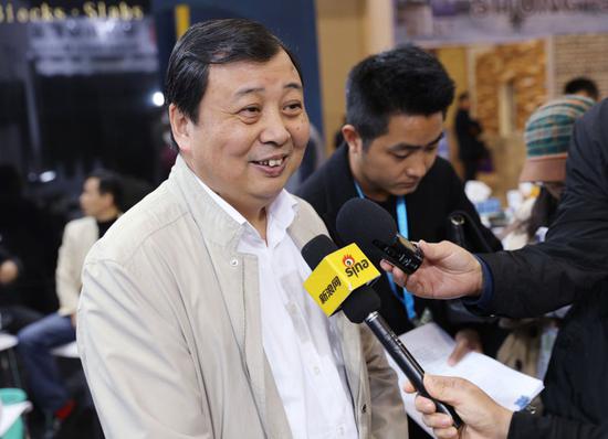 华西村党委书记吴协恩
