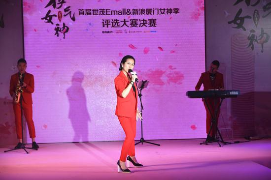 评审林雅老师上台献唱