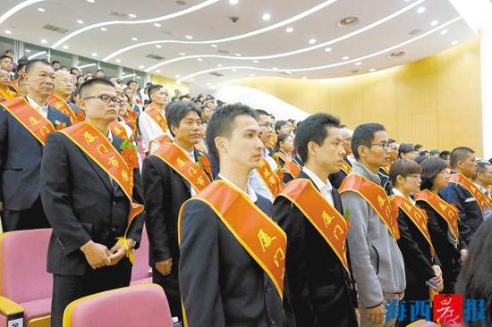 昨日,全市200名劳动者被授予“厦门市劳动模范”称号。