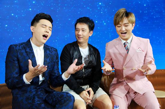 龙峰晓奕演唱阿牛新歌《好酒好肉好朋友》