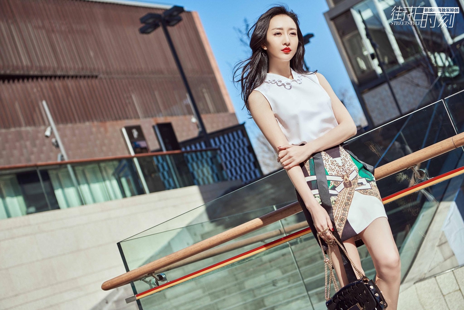 王鸥街拍美图，诱人裙装妆点浪漫夏天 服饰潮流 图11