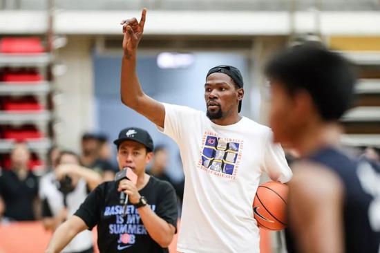 为热爱继续努力!杜兰特中国行传递冠军态度