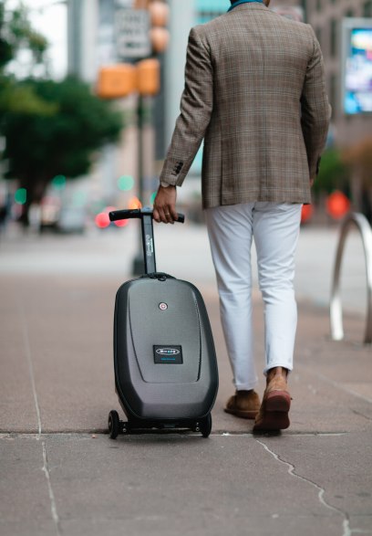 国外时尚达人教你男士差旅经典搭配|登机箱|懒