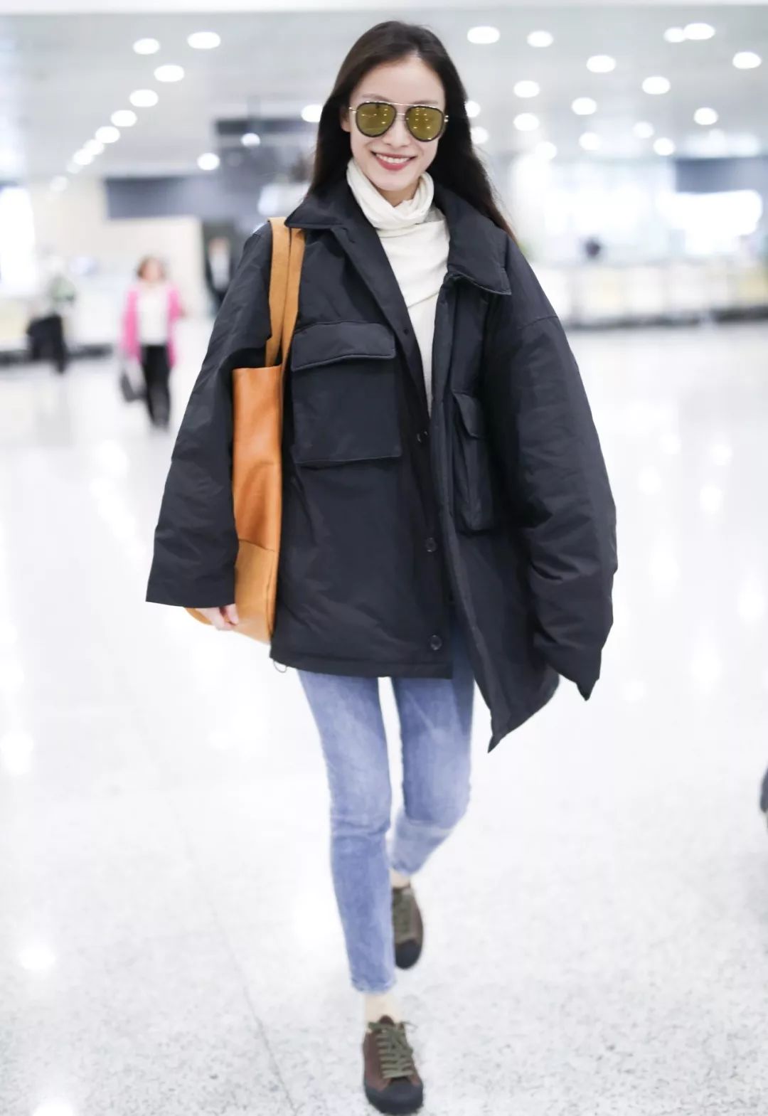 土黄风衣搭配_土黄裤子与上衣搭配图(3)