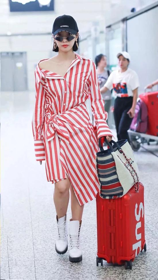 一件极简风衬衫裙 拯救夏季不知道穿什么好插图(4) 一件极简风衬衫裙 拯救夏季不知道穿什么好