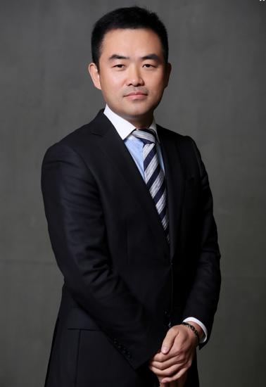 时尚产业寻发展,张庆辉为我们画了一张设计图