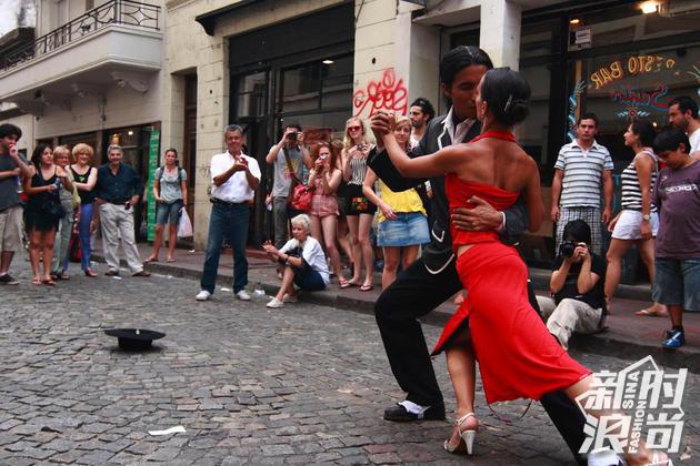 街边上的tango舞蹈