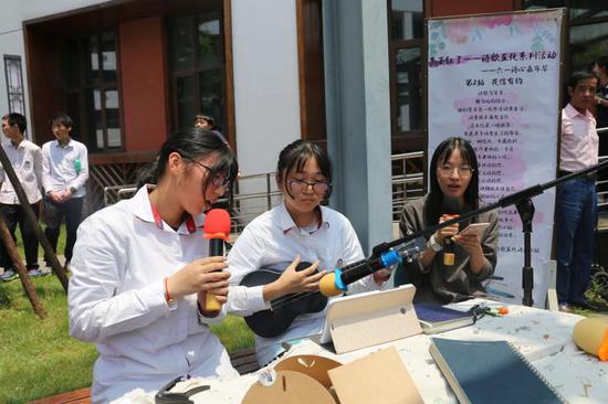 听说过集市,可是你知道“诗歌集市”吗?