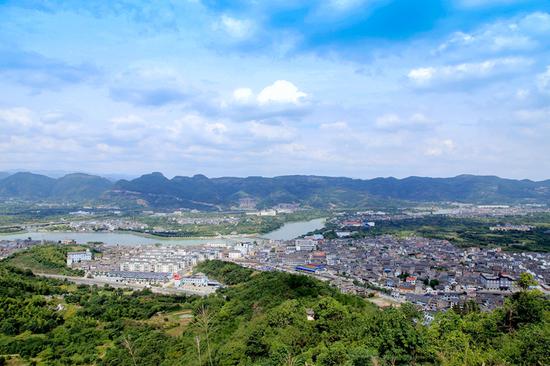 图为萧王庙街道全景
