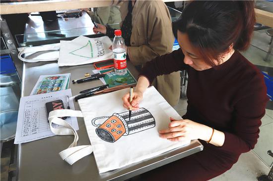 图为活动现场。 董美巧 摄