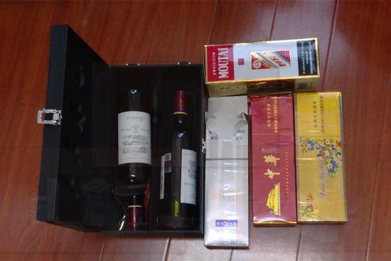 图为部分盗窃物品。镇海公安提供