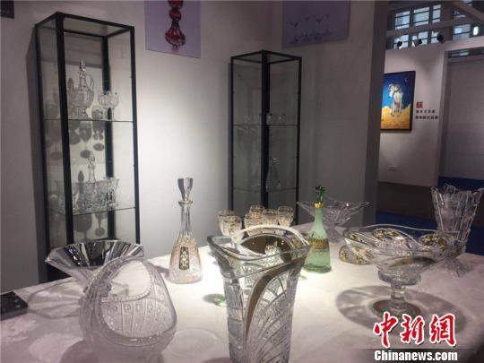 图为2018中国(宁波)特色文化产业博览会现场 李佳赟 摄