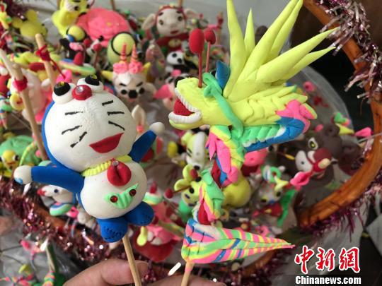 图为面塑作品。 林波 摄