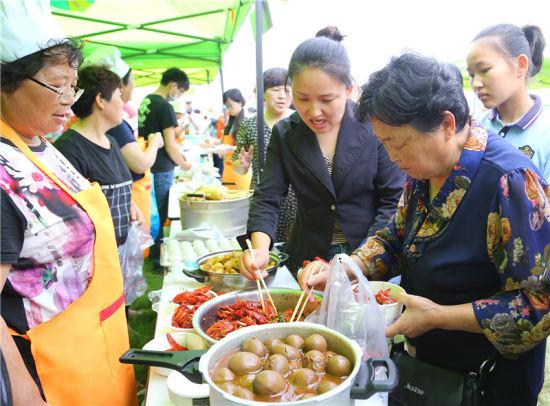 图为活动现场 镇海庄市街道供图