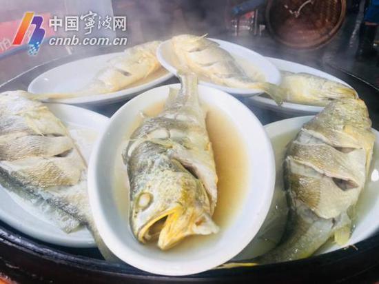 刚出锅的大黄鱼