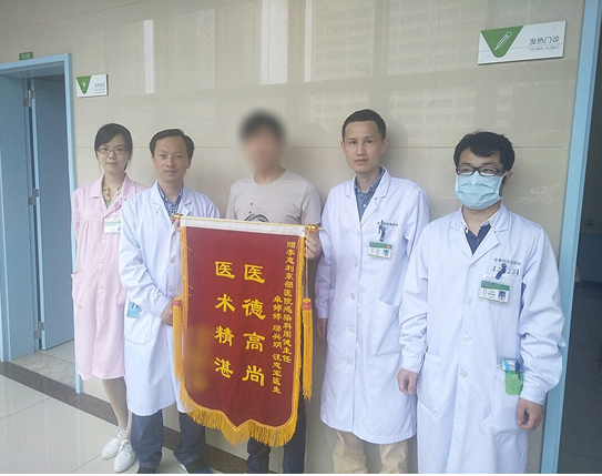 再次面对医生,小李坦言,以后再也不蛮喝了。