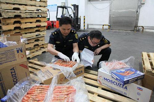 图为进口阿根廷红虾。宁波出入境检验检疫局