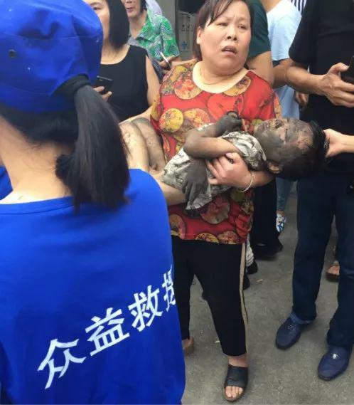 《7岁男孩失踪惊动宁波全城 最终在一处废弃的老房子里找到》