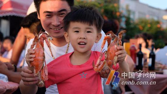 孩子们的笑脸,纯真可爱。