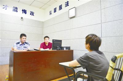 审讯现场。通讯员应伟健供图