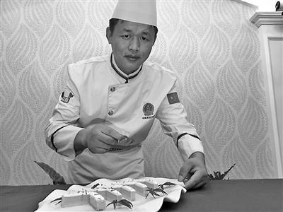 徐平平在制作家宴。受访者供图