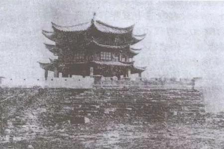 长春路上曾经非常有名的庆云楼