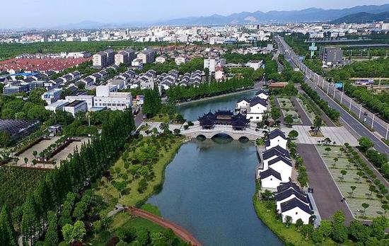 滕头村滨水景观带。奉化区委宣传部供图