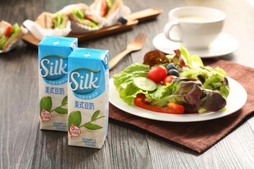 Silk美式豆奶,让唇齿接近“天然的营养”