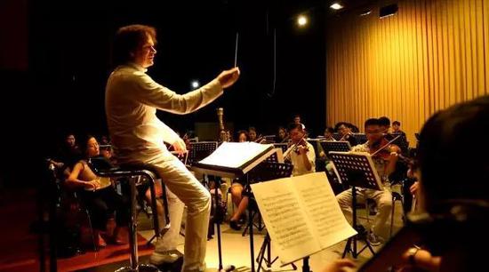 交响曲音乐 7SZ5-fyrswmu8177221.jpg