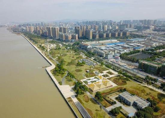 滨江大道一期景观提升工程完工 甬江畔又添休闲好去处
