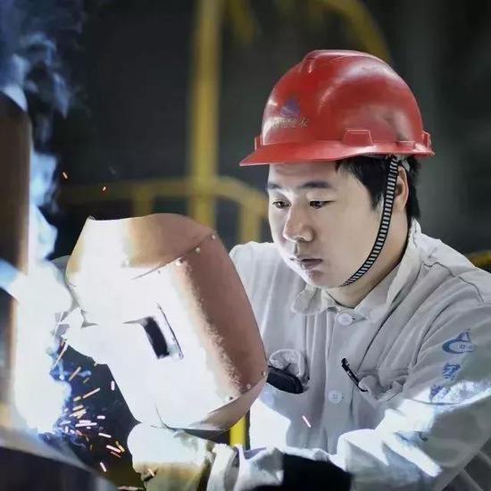 视新闻联播新华社等纷纷报道张翎飞老师的事迹