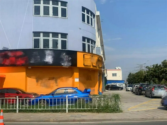 宁波交警在追查一辆涉嫌非法改造车辆时发现了这家改装店