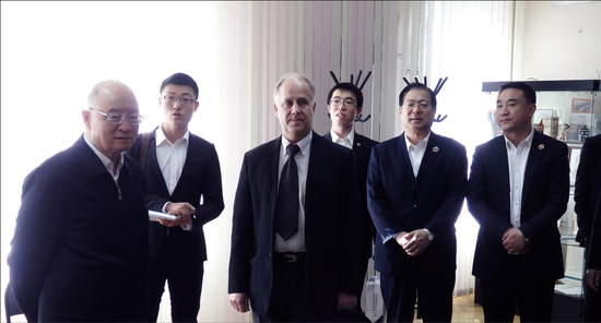 中国领先的综合性大型金融控股公司汉富诺远