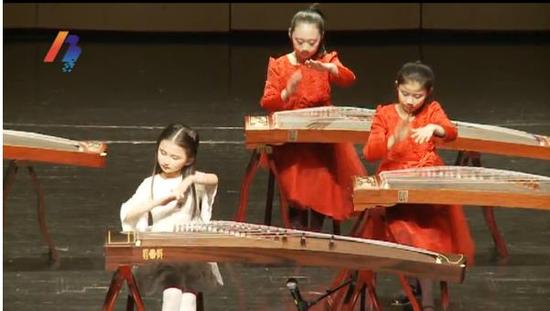 甬9岁小姑娘开古筝音乐会 曾用古筝演奏走红网