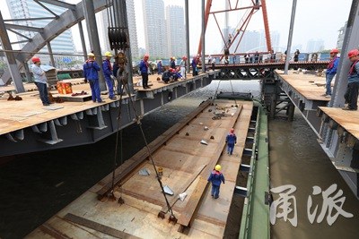 宁波灵桥桥面昨全面合龙