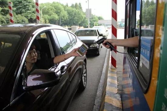 沪杭甬高速首开支付宝收费 以后走高速交费可