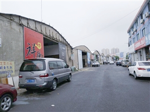 原来的仓库已被改成店面,消防隐患严重