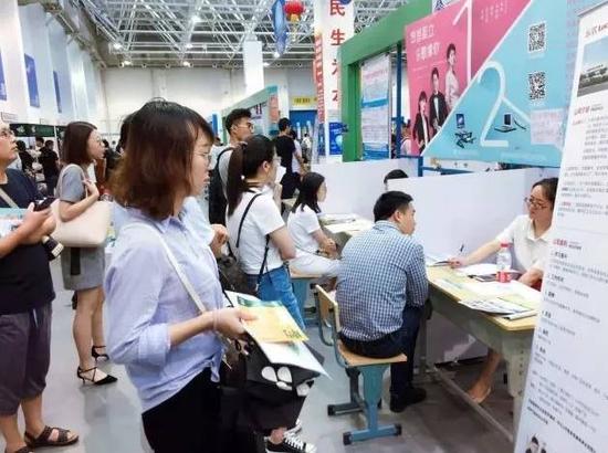 宁波金秋十月大型招聘会即将开始 紧缺人才征