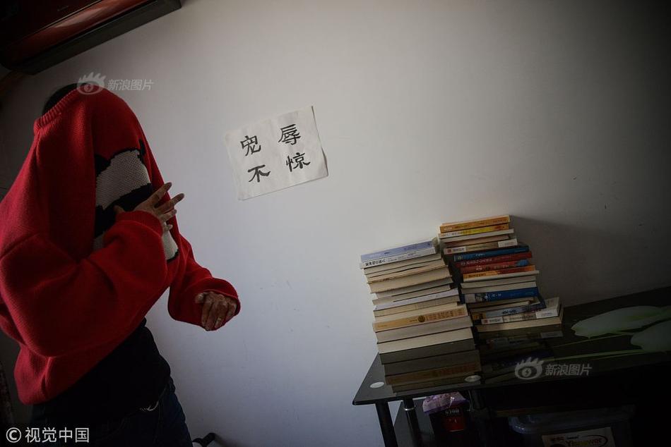 日本 无遮挡裸光屁股打屁屁