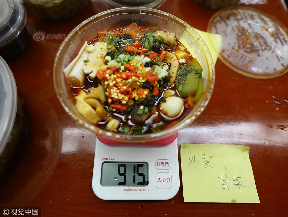 一个吃奶一个添下边18禁