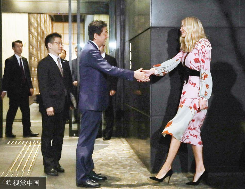 无码激情视频