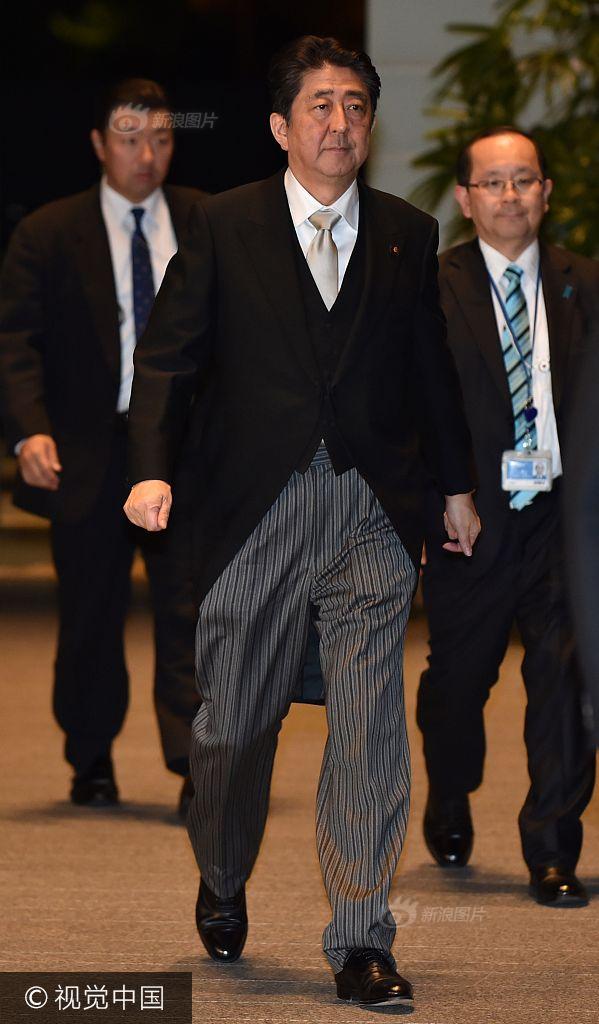 裸體瑜珈術