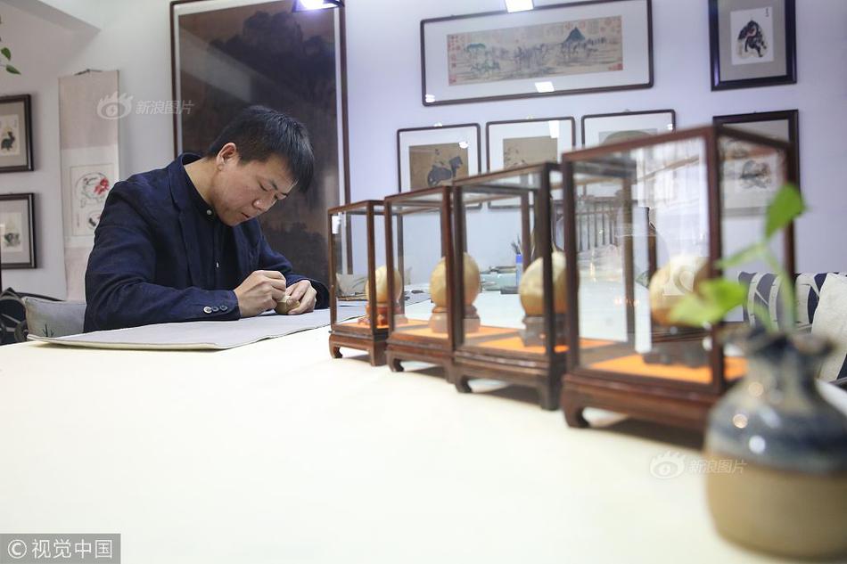坤坤塞到老师的句号里