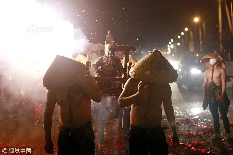 八重神子和丘丘人繁衍后代的视频