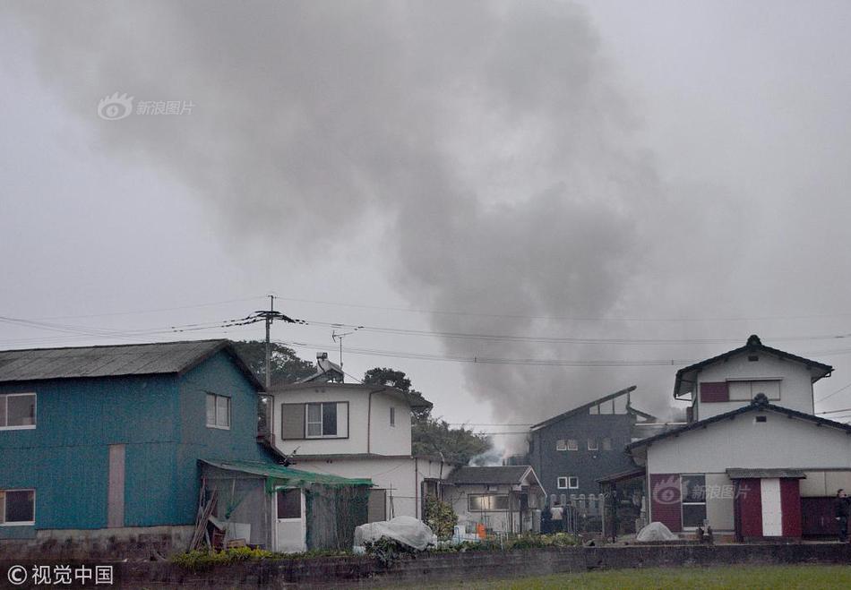 日本家庭主妇乱伦喷浆